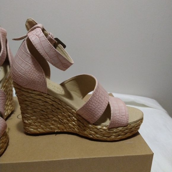 Coconut by Matisse Blush Wedge Platform Sandals - Picture 6 of 13